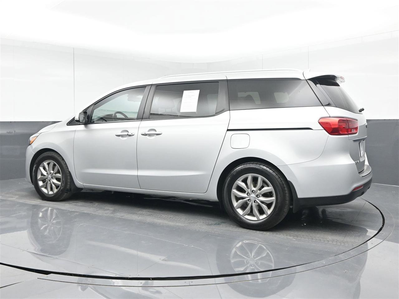 Used 2019 Kia Sedona EX image 7