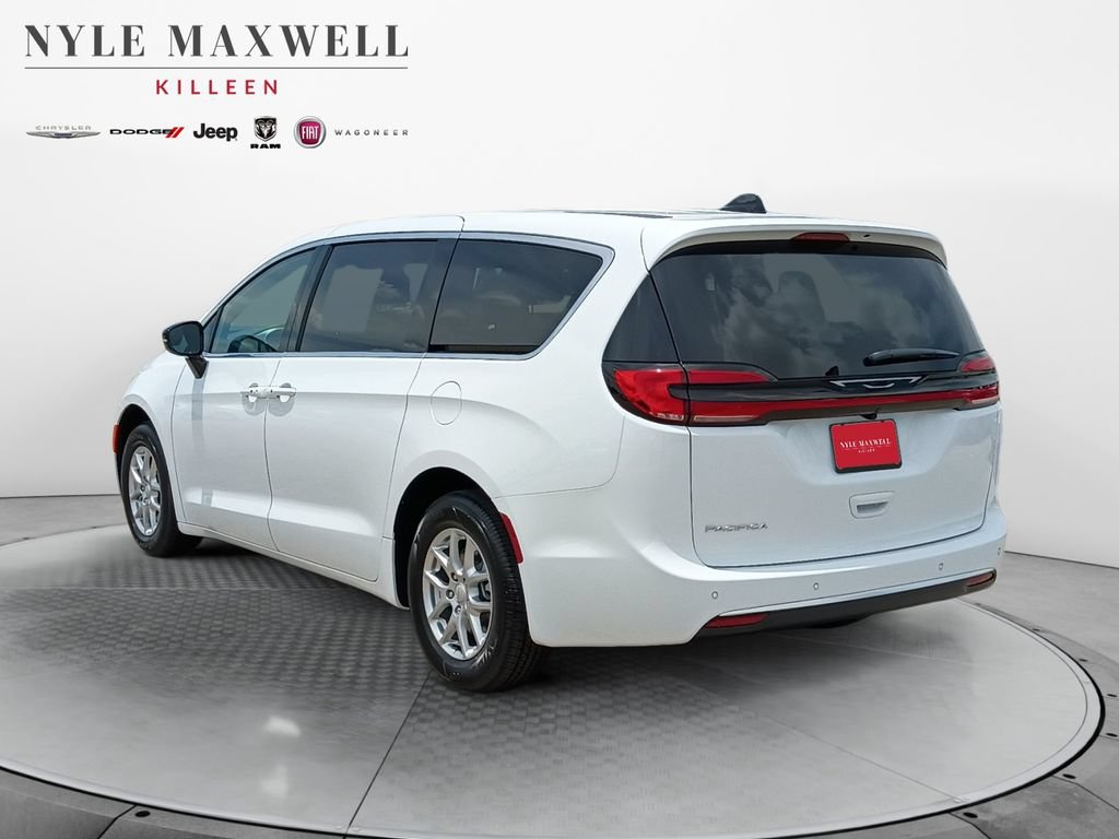 New 2027 Chrysler Pacifica Select FWD image 14