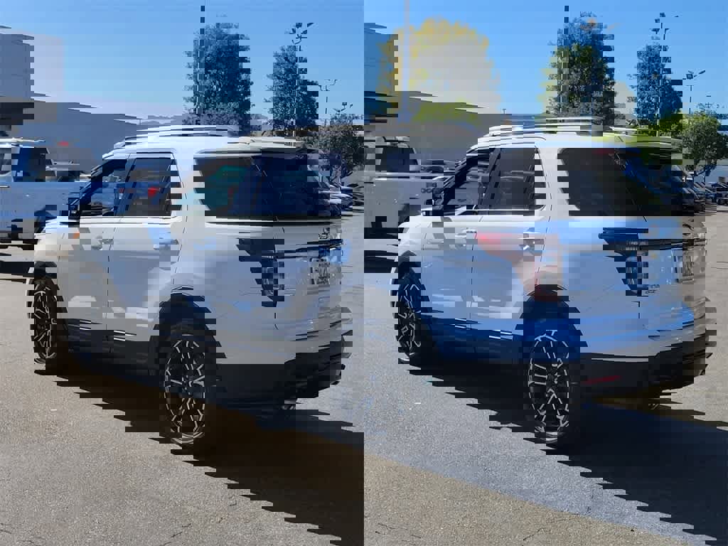 Used 2015 Ford Explorer Sport w/ Equipment Group 401A image 3