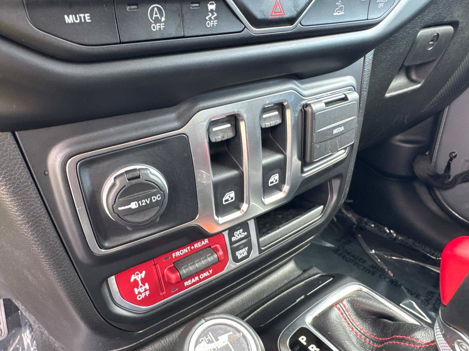 Used 2022 Jeep Wrangler Rubicon w/ LED Lighting Group AWD/4WD image 19