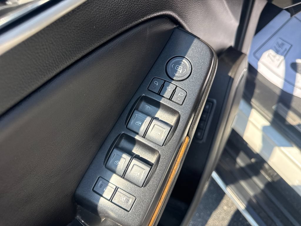 Used 2020 GMC Yukon Denali w/ Denali Ultimate Package AWD/4WD image 36