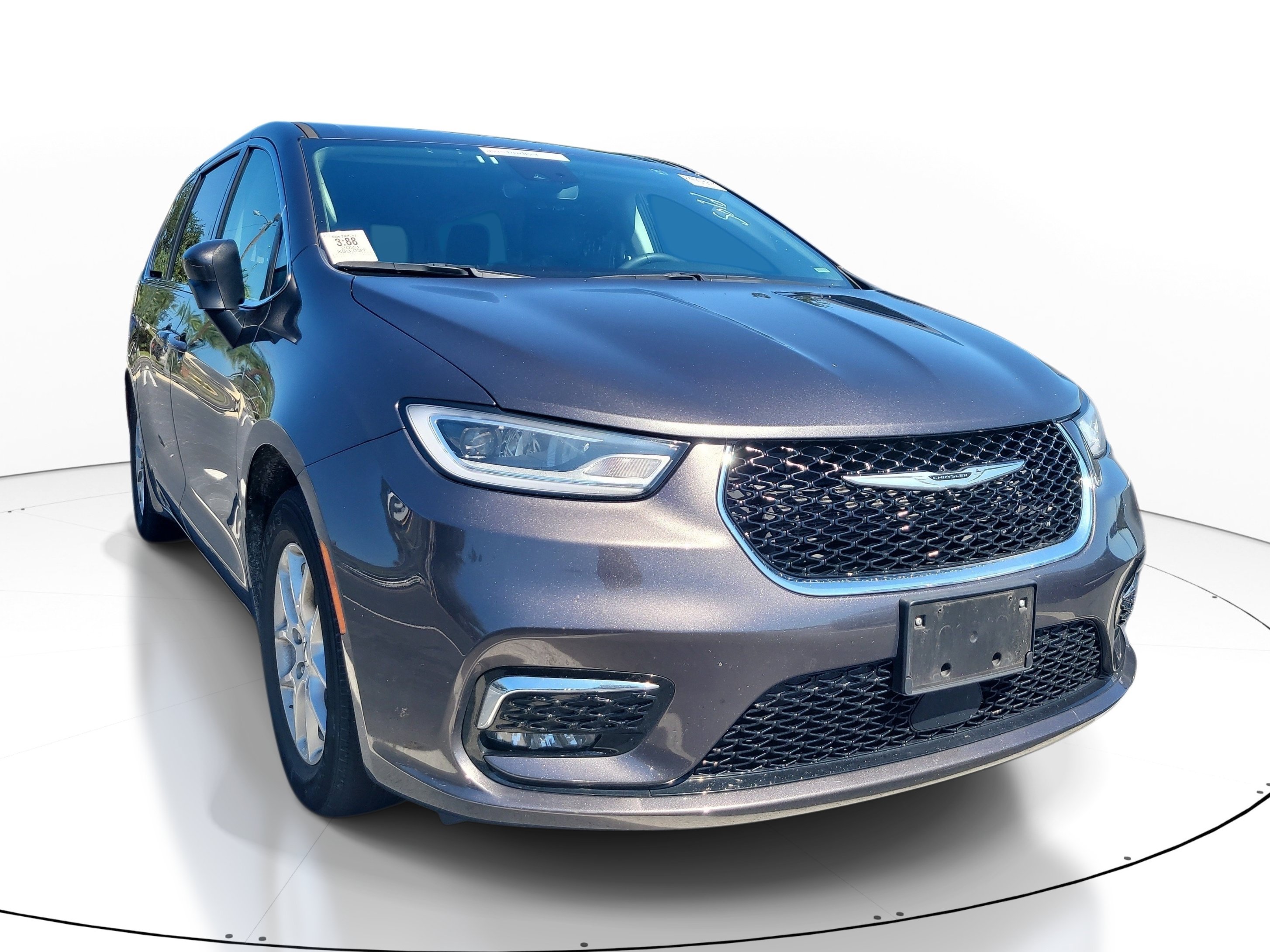 Used 2023 Chrysler Pacifica Touring-L FWD image 1