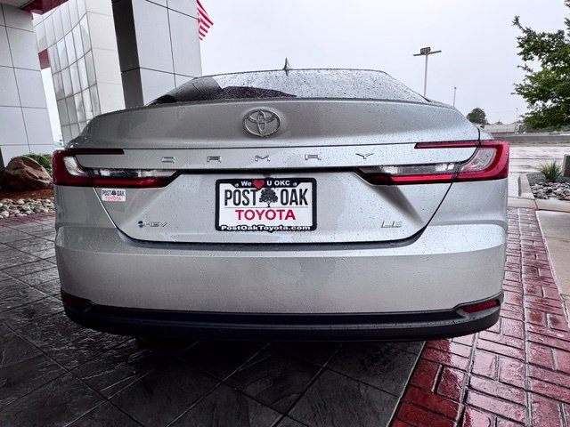 New 2026 Toyota Camry Hybrid FWD image 9
