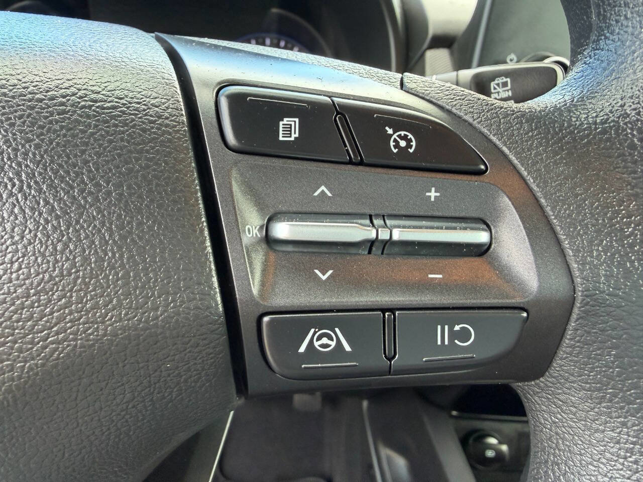 Used 2023 Hyundai Kona SEL w/ Cargo Package image 29