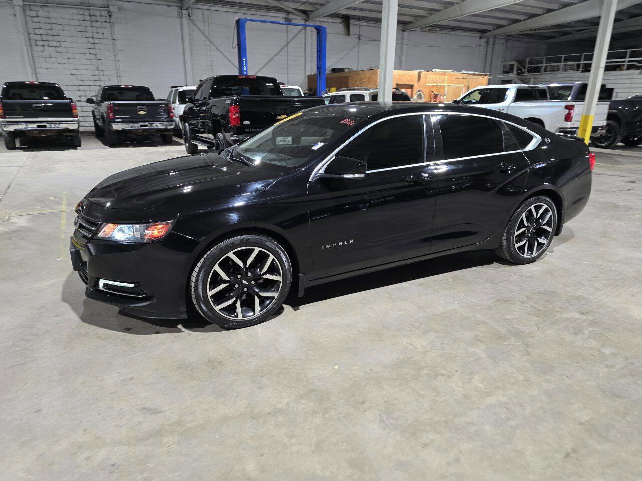 Used 2015 Chevrolet Impala LT image 1