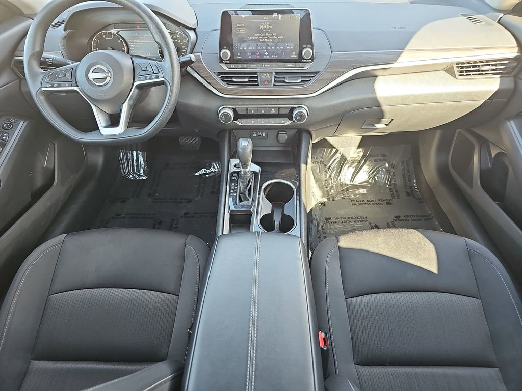 Used 2024 Nissan Altima 2.5 SV image 11