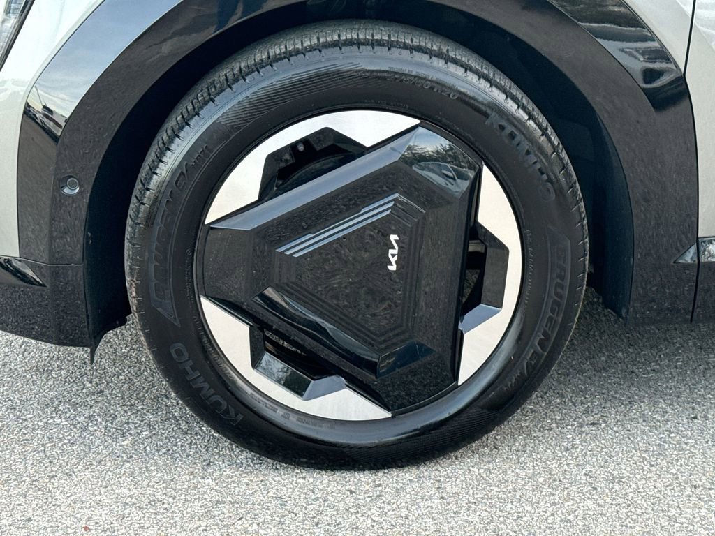 Used 2024 Kia EV9 Land image 19