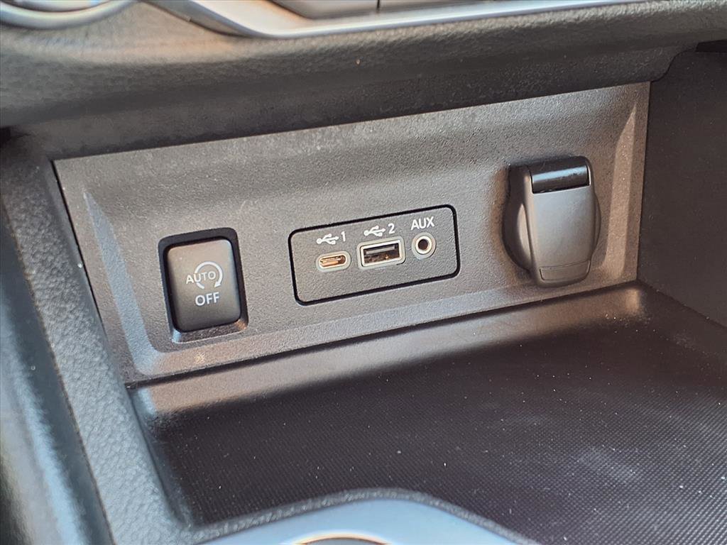 Used 2025 Nissan Sentra SR w/ SR Premium Package image 8