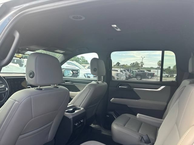 Used 2026 GMC Acadia Elevation w/ Black Edition FWD image 9