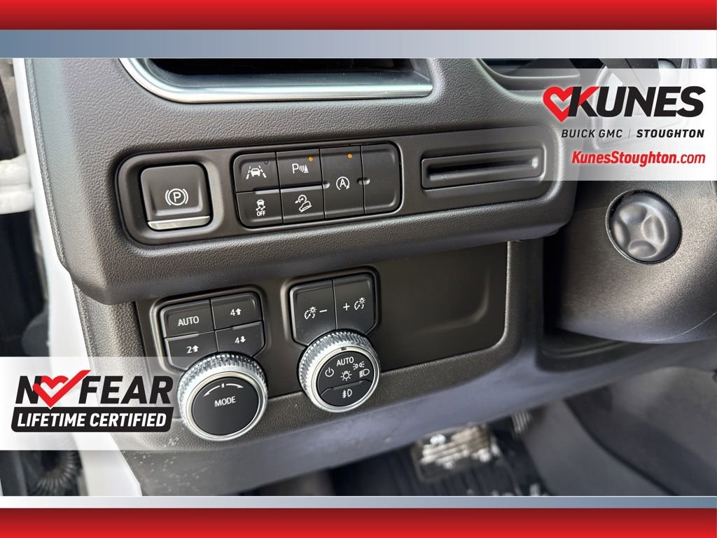 Used 2024 GMC Yukon AT4 image 21