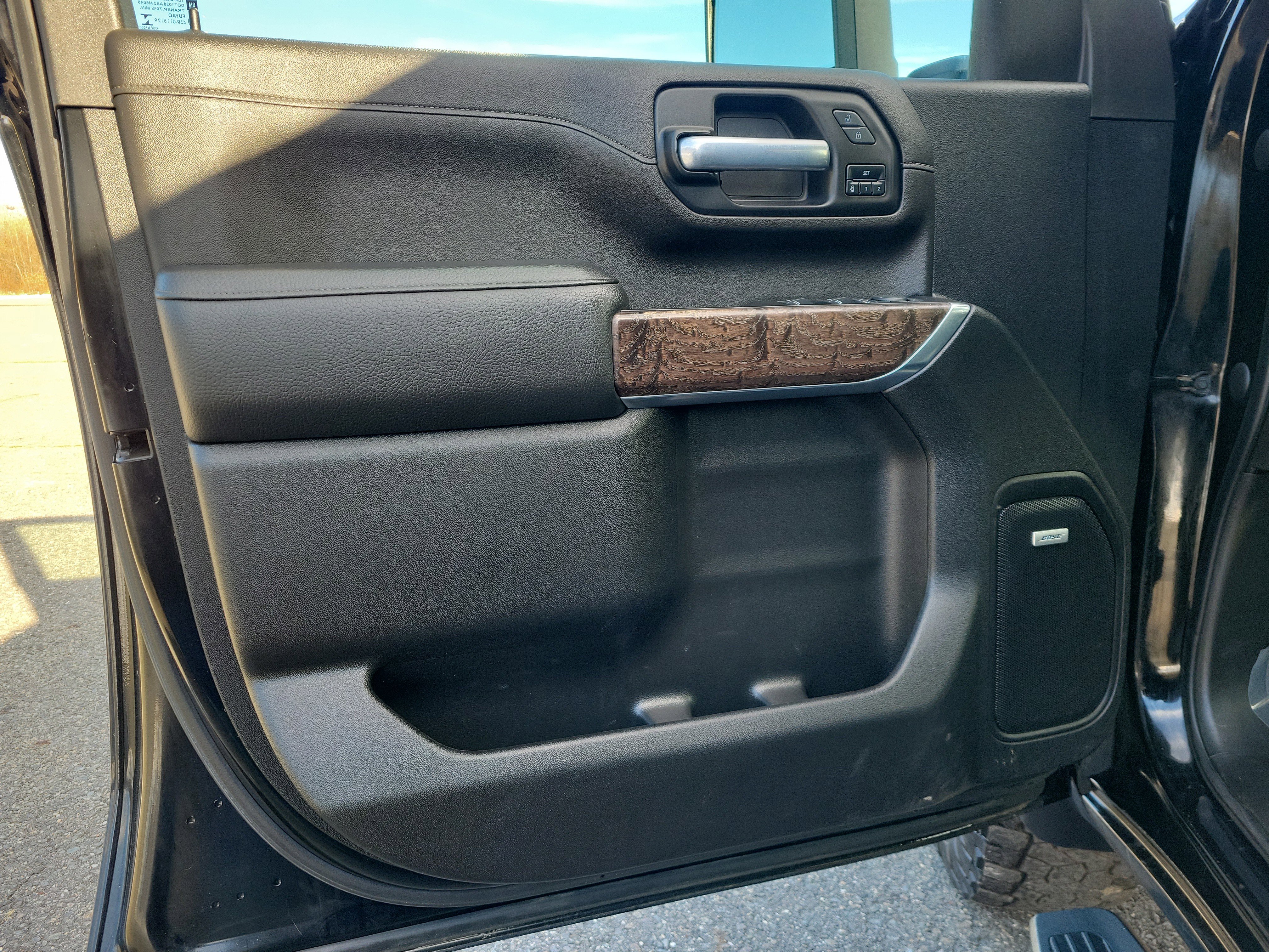 Used 2022 GMC Sierra 3500 Denali w/ Denali Ultimate Package image 15