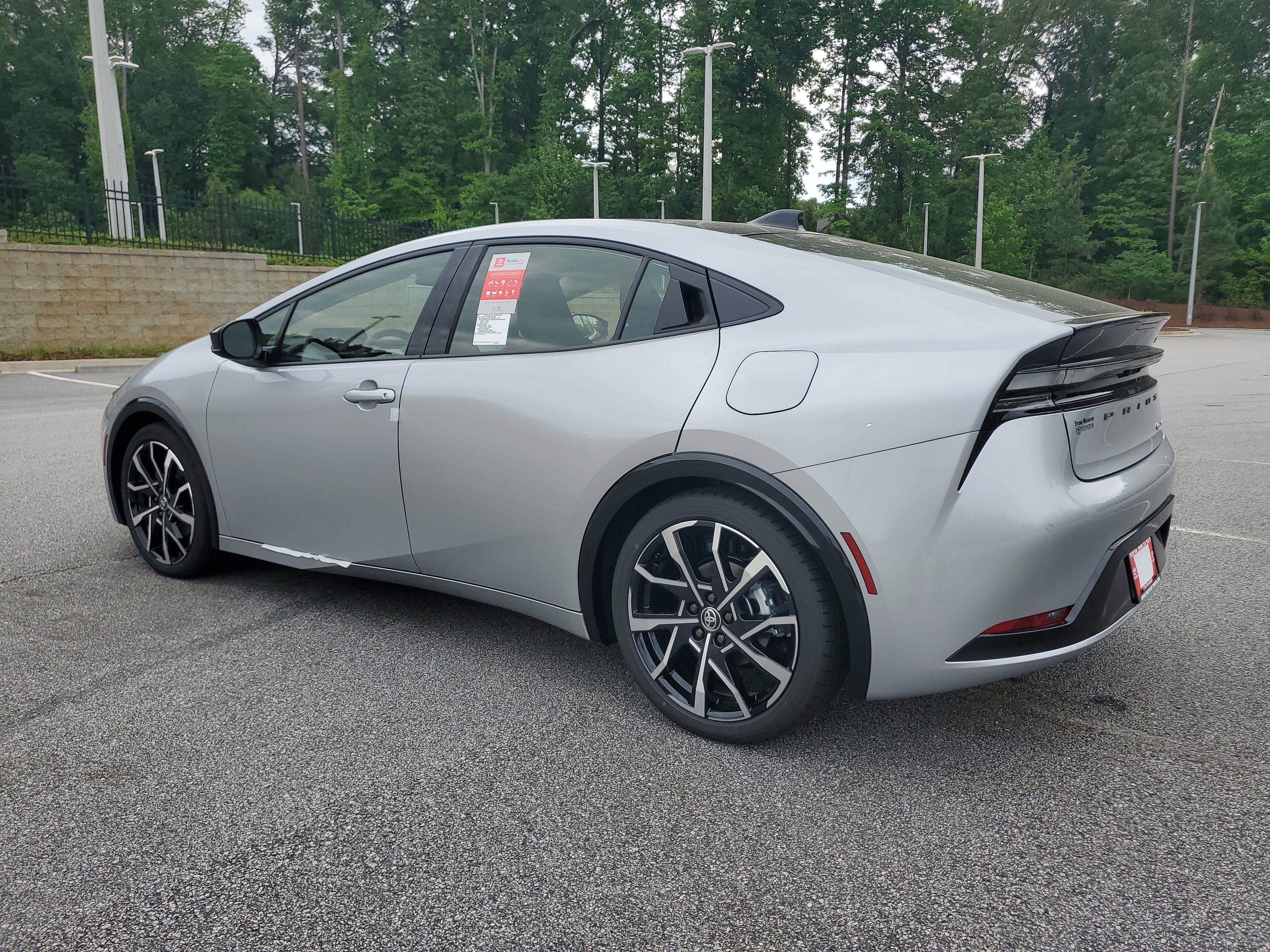 New 2026 Toyota Prius Plug-In Hybrid FWD image 4