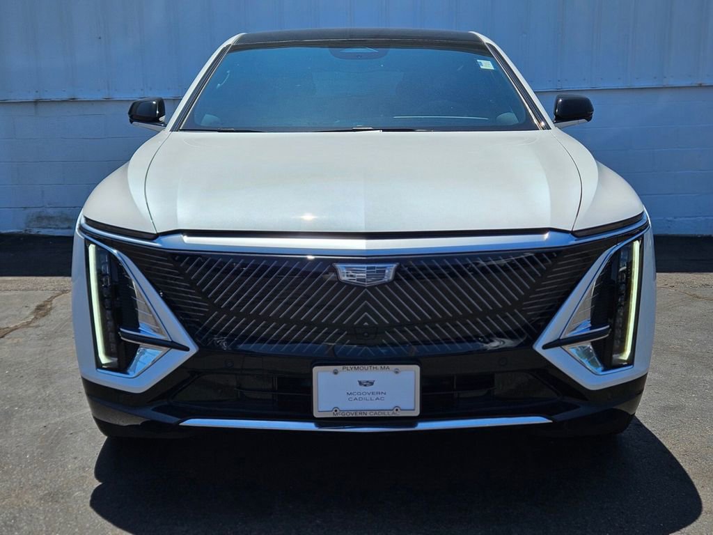 New 2025 Cadillac Lyriq Luxury w/ LPO, Floor Liner Package image 8