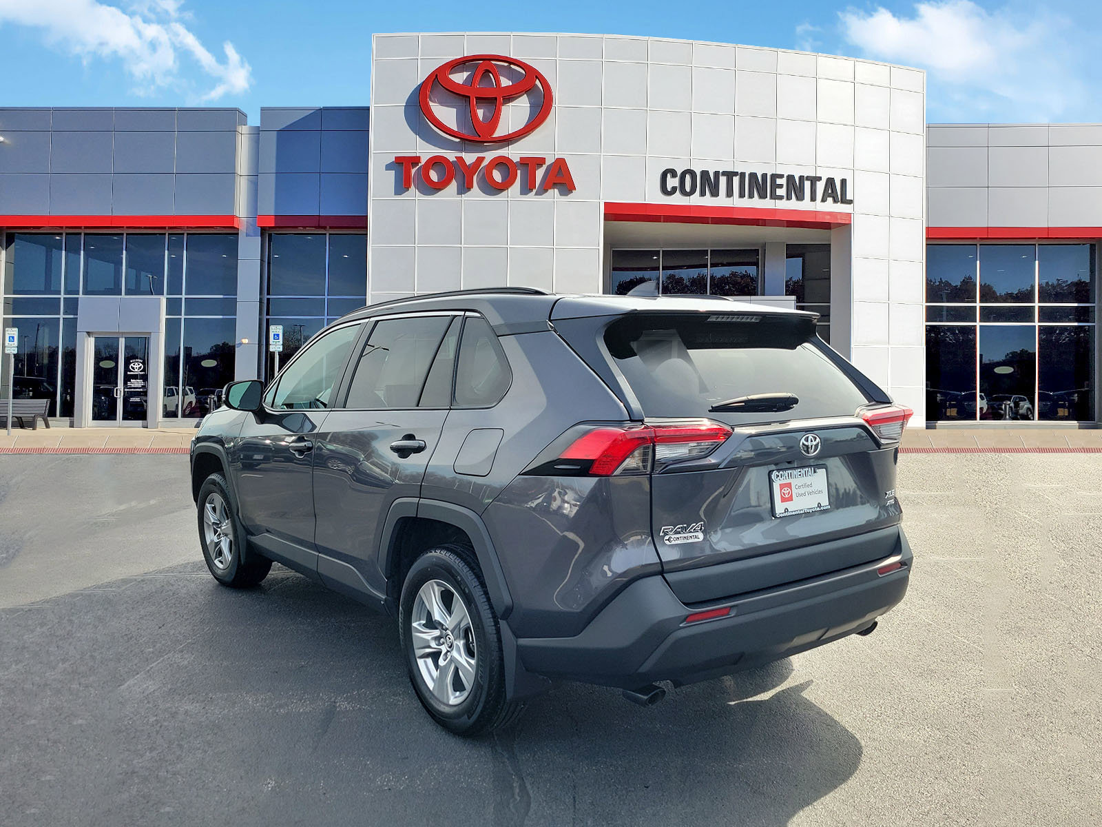 Certified 2024 Toyota RAV4 XLE w/ Convenience Package image 4