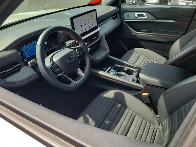 Used 2025 Ford Explorer ST-Line w/ Premium Package RWD image 3