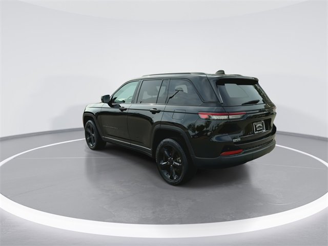 Used 2023 Jeep Grand Cherokee Altitude image 6