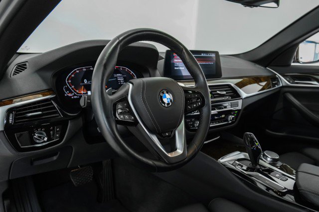 Used 2020 BMW 540i xDrive image 12