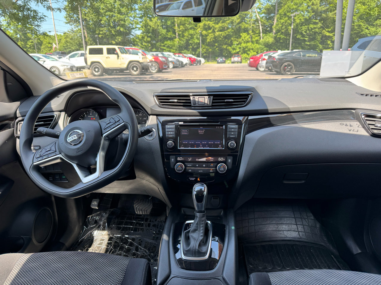 Used 2020 Nissan Rogue Sport SV image 14