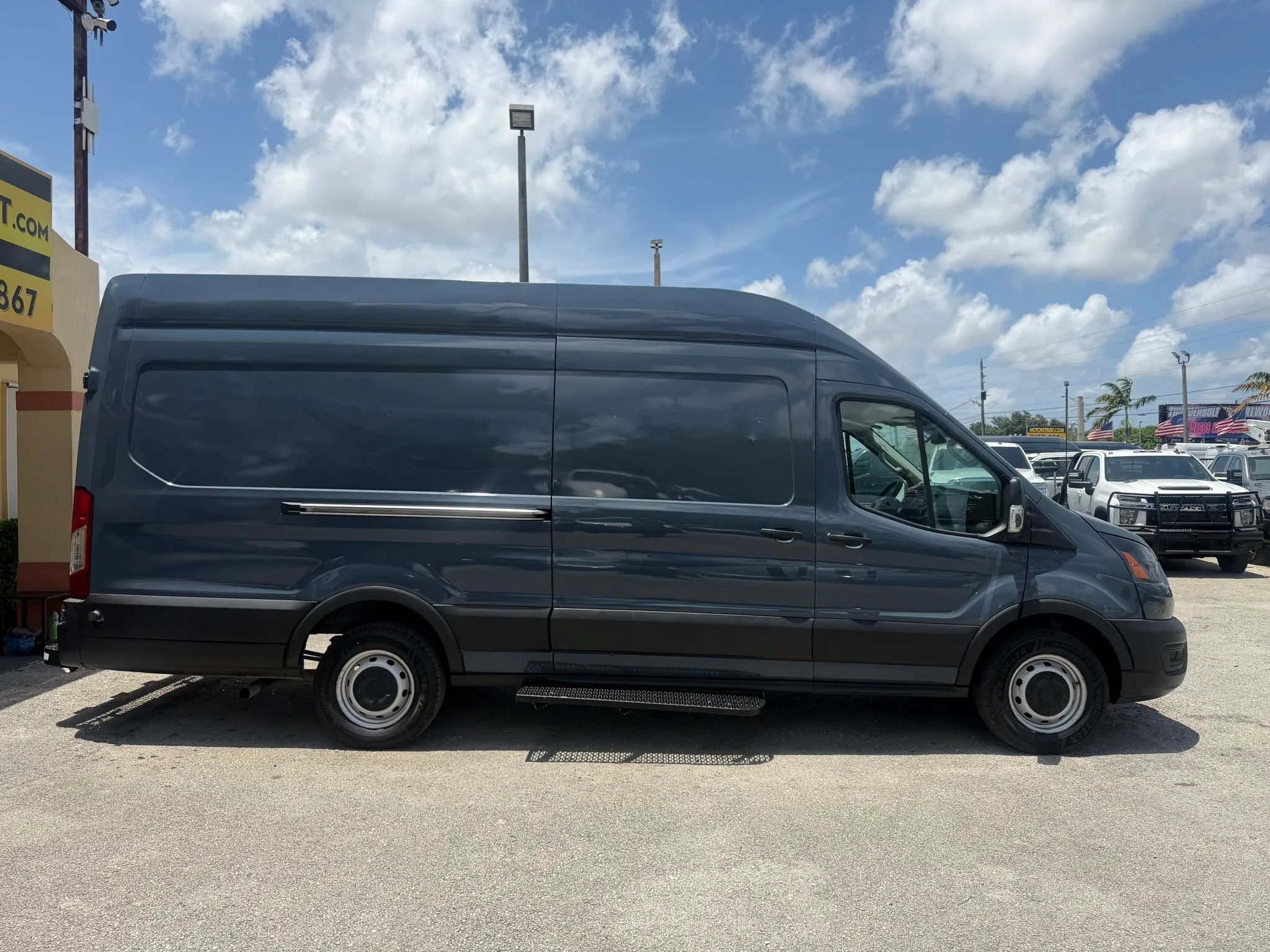 Used 2020 Ford Transit 250 148 High Roof Extended RWD image 8