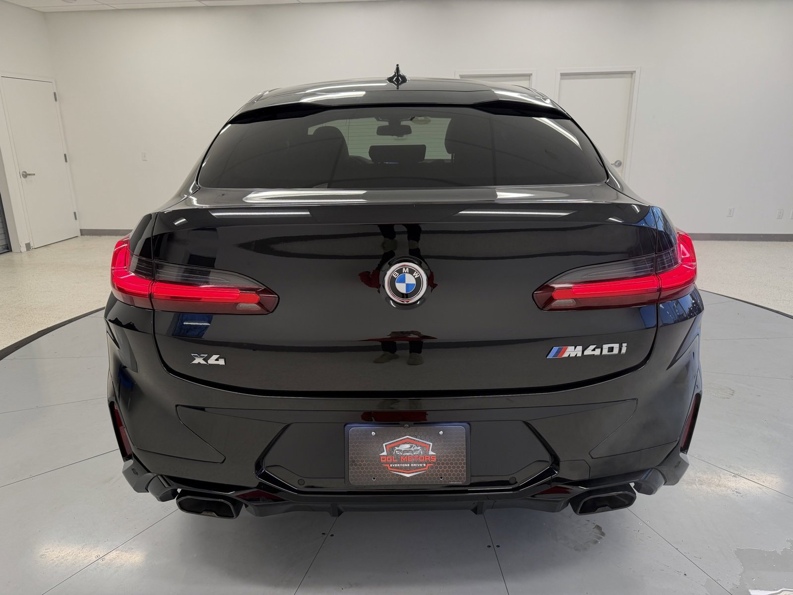 Used 2024 BMW X4 M40i w/ Premium Package image 6