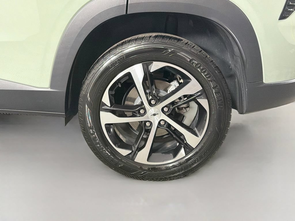 Used 2024 Chevrolet Trax RS w/ Driver Confidence Package FWD image 29