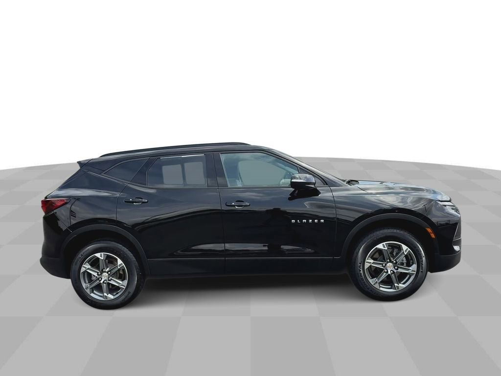Used 2023 Chevrolet Blazer LT image 10