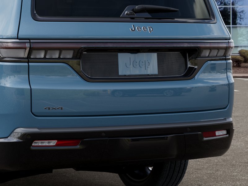 New 2026 Jeep Grand Wagoneer Summit AWD/4WD image 13
