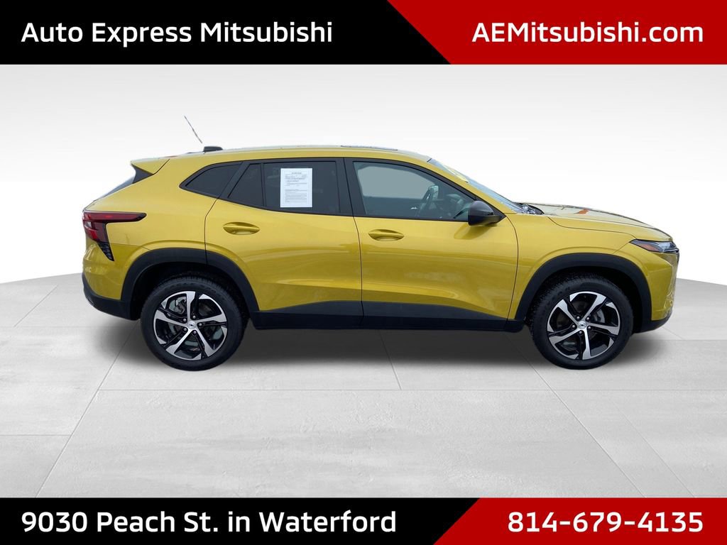 Used 2024 Chevrolet Trax RS w/ Sunroof Package image 8