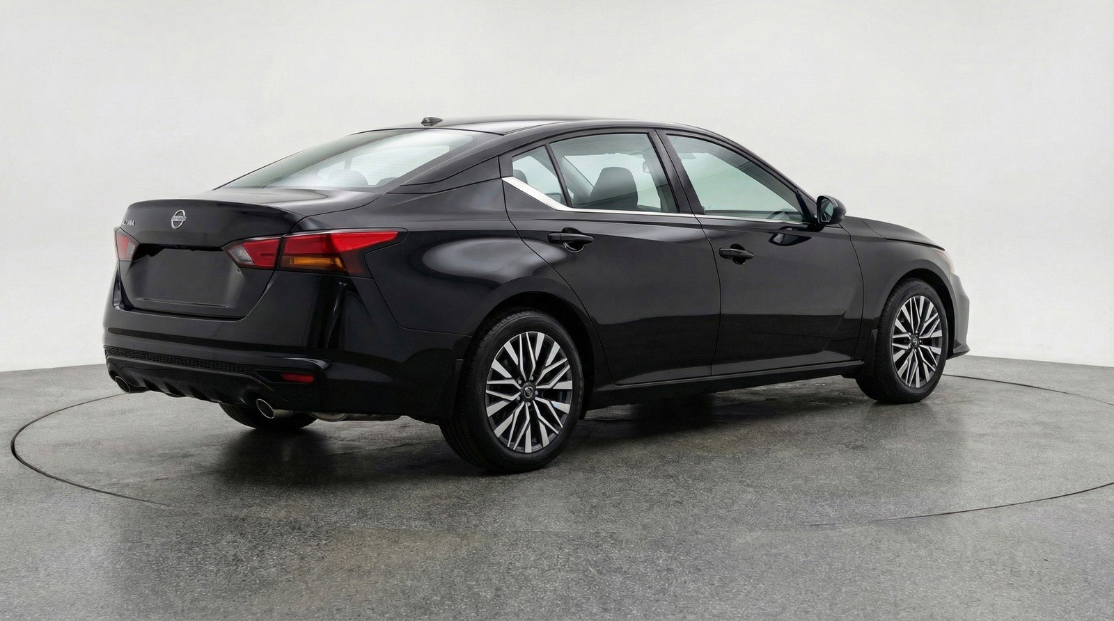 Used 2025 Nissan Altima 2.5 SV image 9