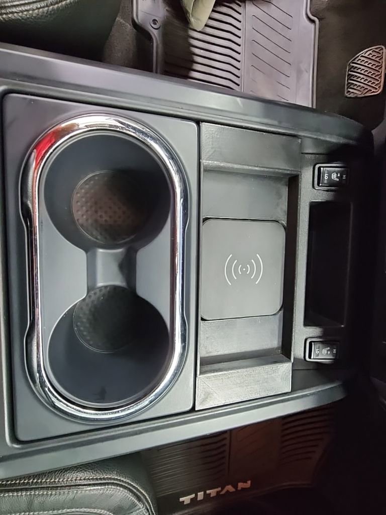 Used 2018 Nissan Titan SL w/ Midnight Edition image 21