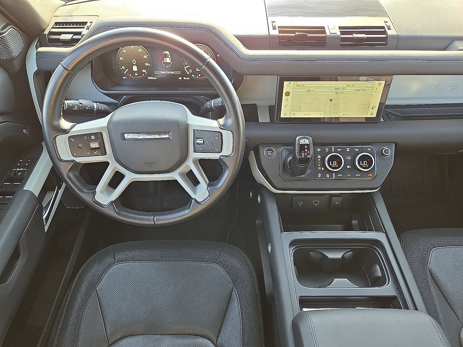 Used 2024 Land Rover Defender 110 X-Dynamic SE AWD/4WD image 17