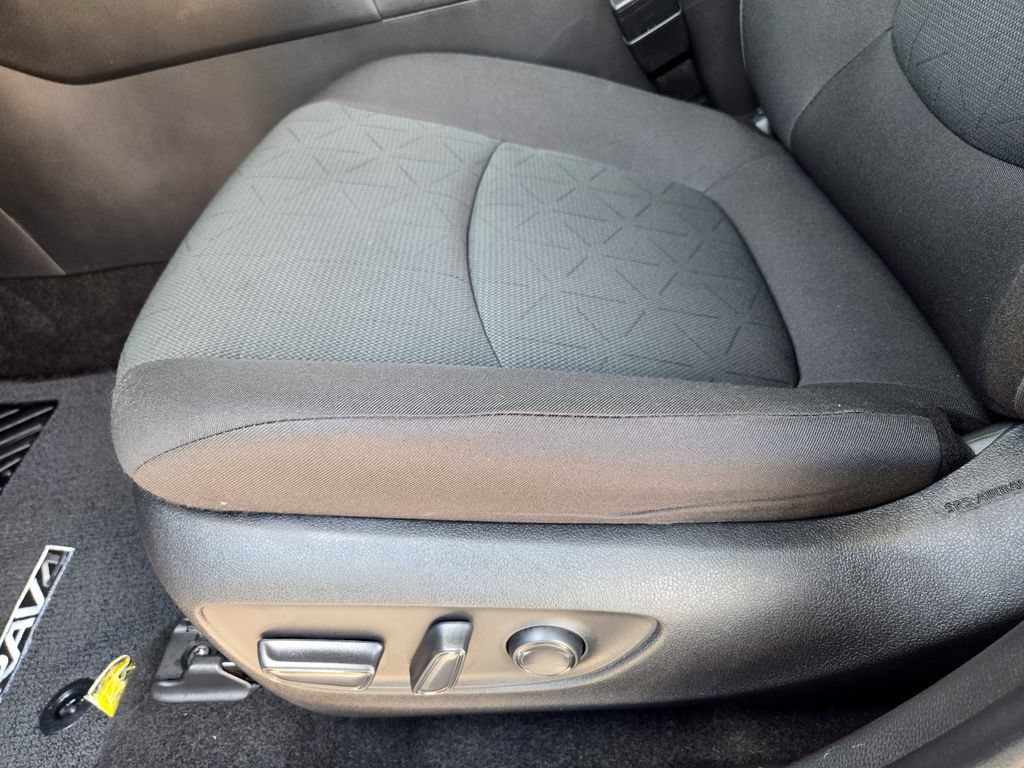Used 2024 Toyota RAV4 XLE AWD/4WD image 16