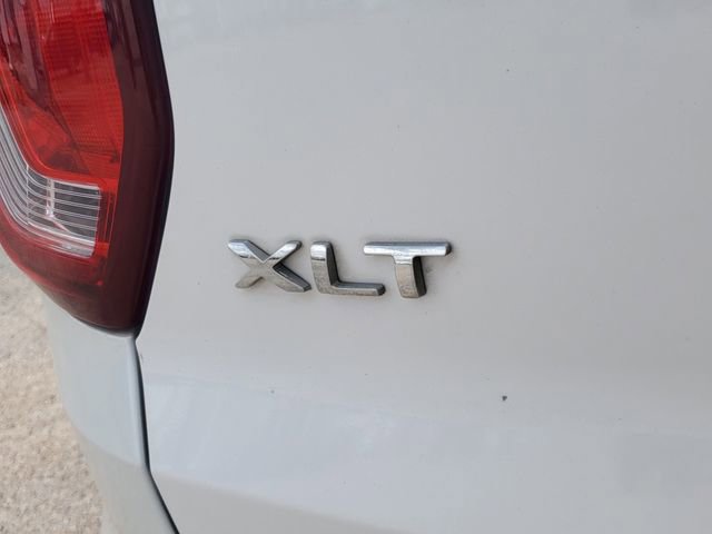 Used 2017 Ford Explorer XLT w/ Equipment Group 202A image 5