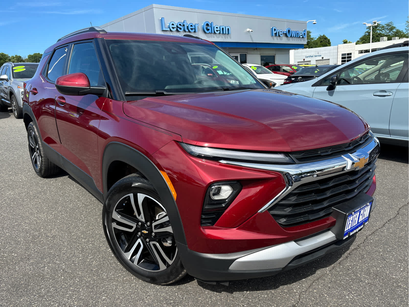 Used 2025 Chevrolet TrailBlazer LT w/ LT Cold Weather Package FWD image 2