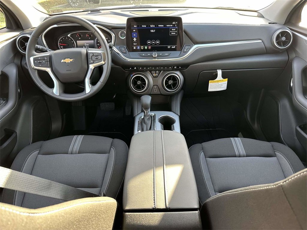 New 2025 Chevrolet Blazer LT w/ Midnight/Sport Edition image 3