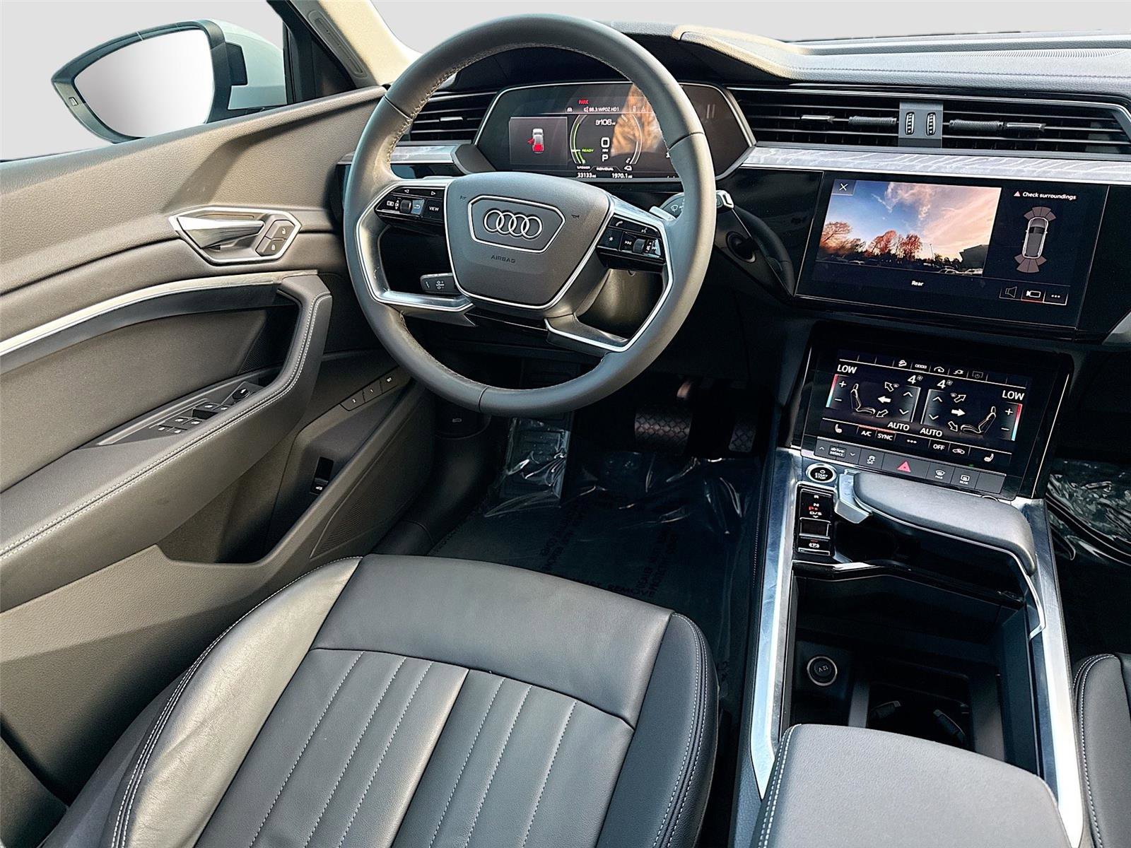 Certified 2024 Audi Q8 e-tron Premium image 23