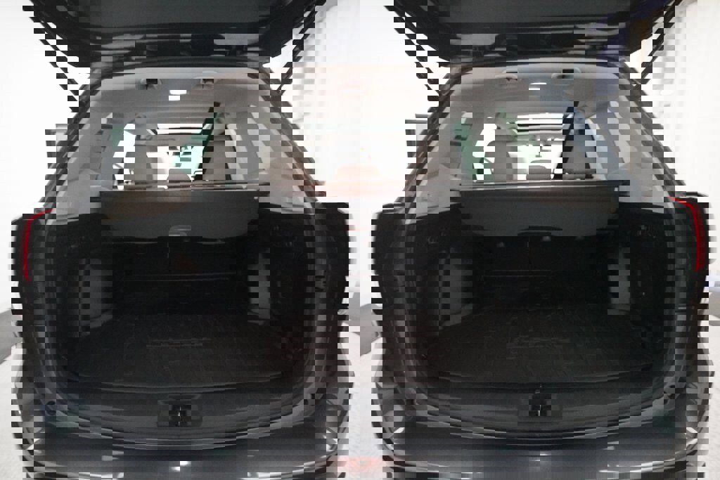 Used 2022 Subaru Forester Limited image 10