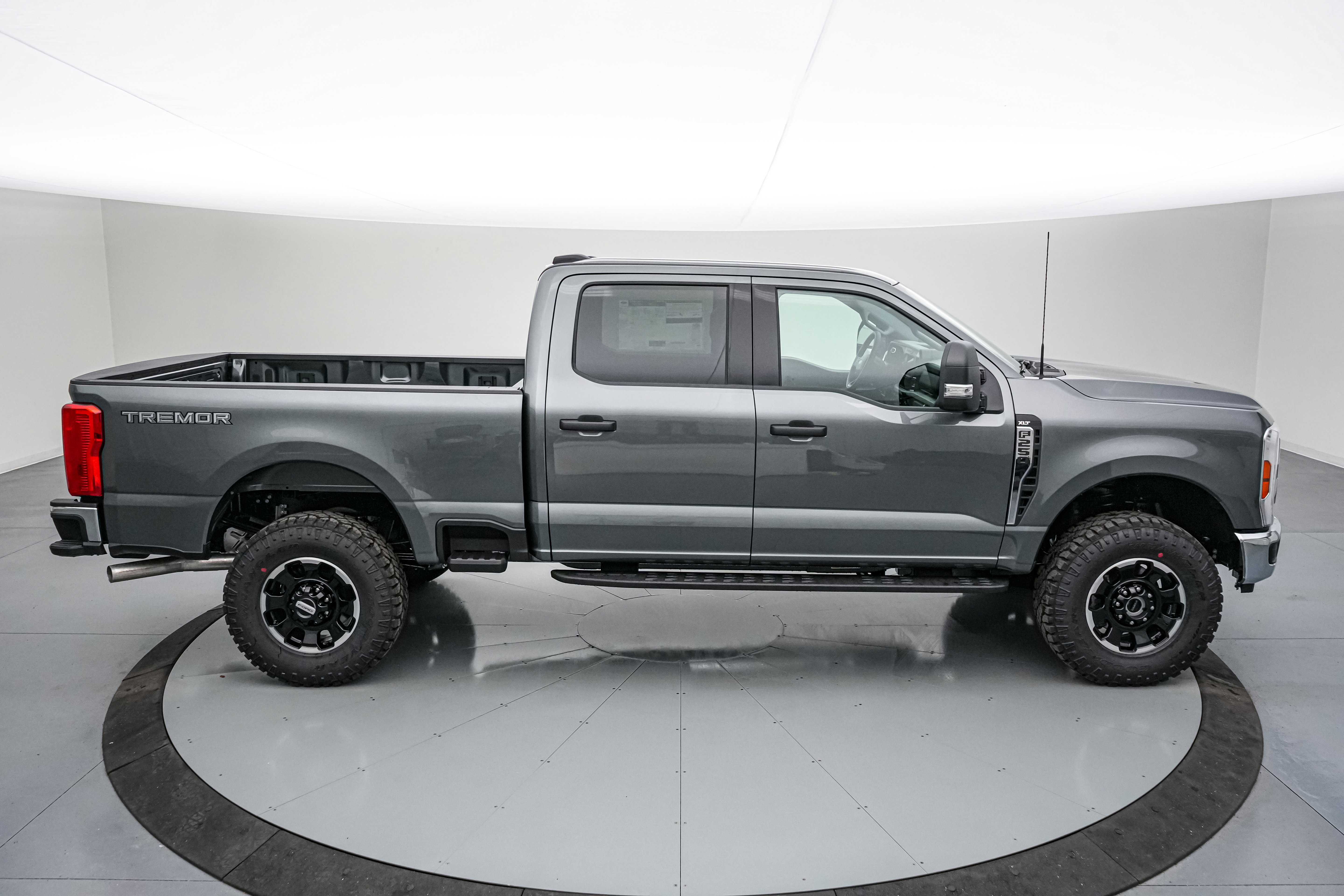 New 2026 Ford F250 XLT w/ Tremor Off-Road Package image 3