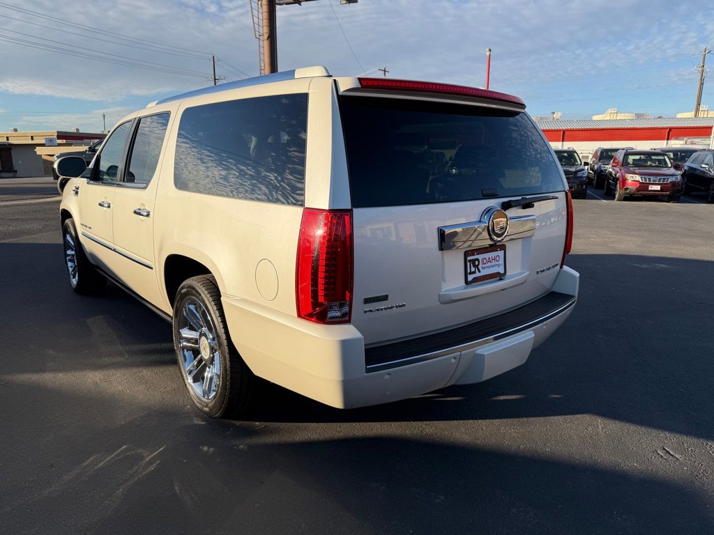 Used 2011 Cadillac Escalade ESV Platinum image 4