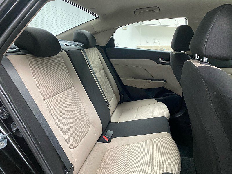 Used 2022 Hyundai Accent SE image 13