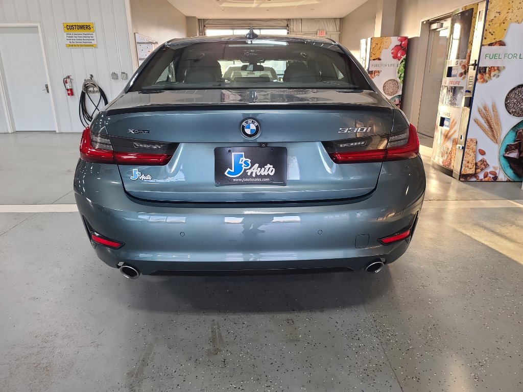 Used 2020 BMW 330i xDrive Sedan image 4