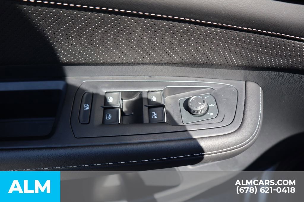 Used 2025 Volkswagen Atlas SE image 17