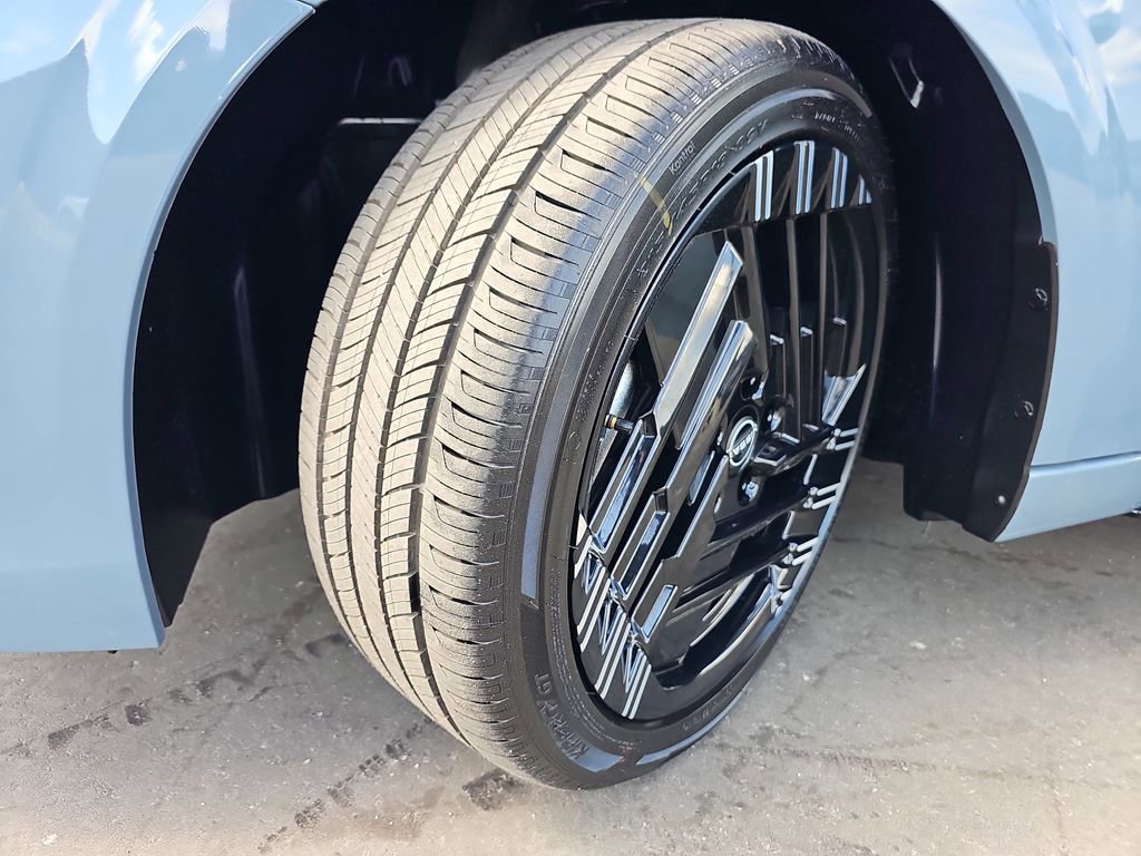 New 2026 Nissan Sentra SR w/ SR Premium Package FWD image 34