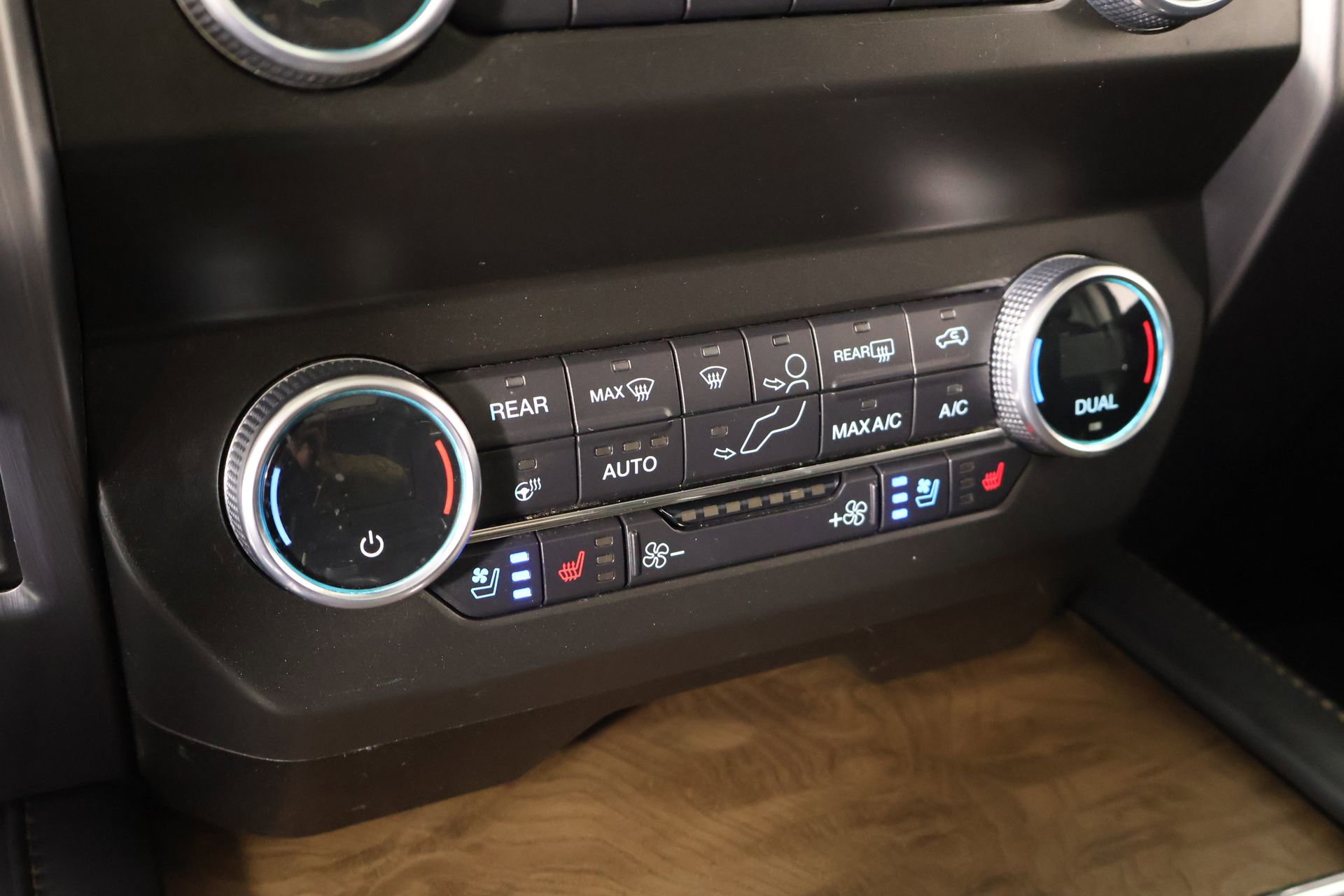 Used 2021 Ford Expedition Platinum image 8