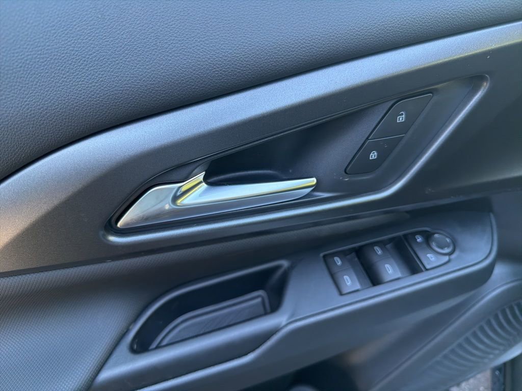 New 2026 Chevrolet Equinox EV LT image 17