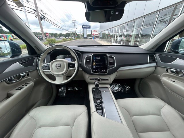 Used 2021 Volvo XC90 T5 Momentum w/ Climate Package AWD/4WD image 16