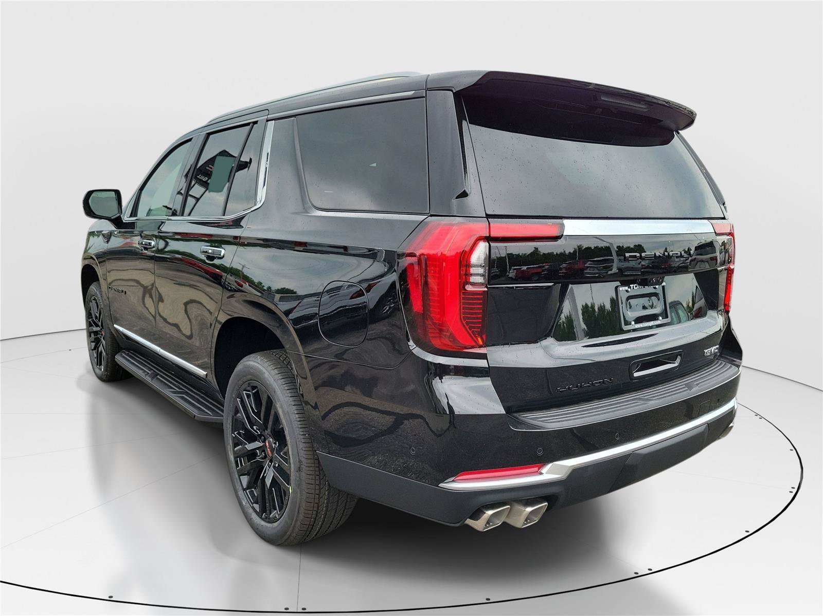 New 2026 GMC Yukon Denali w/ Advanced Technology Package AWD/4WD image 3