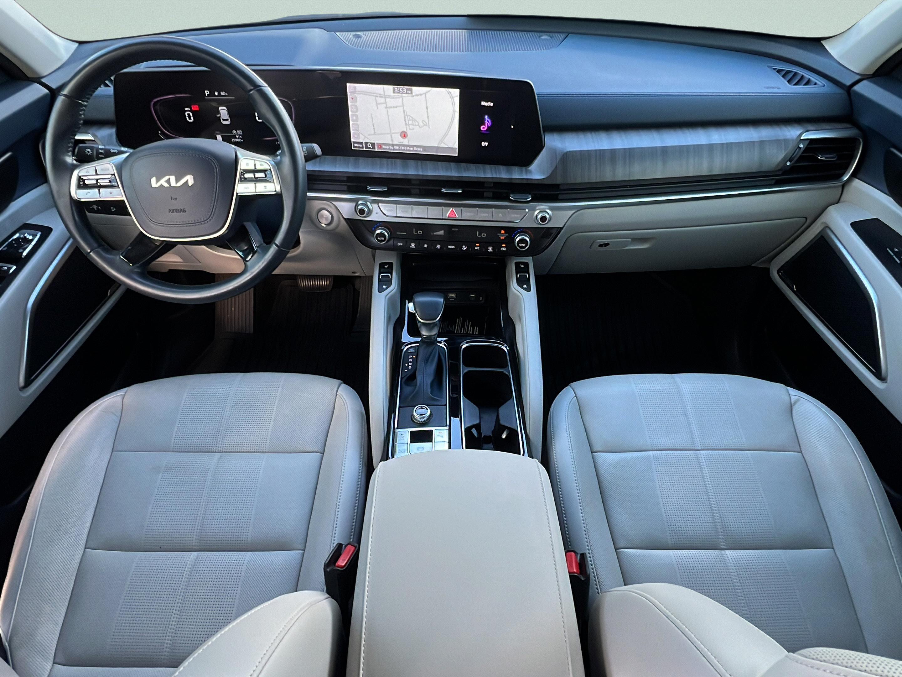 Certified 2023 Kia Telluride EX w/ EX Captain's Chair Package FWD image 11