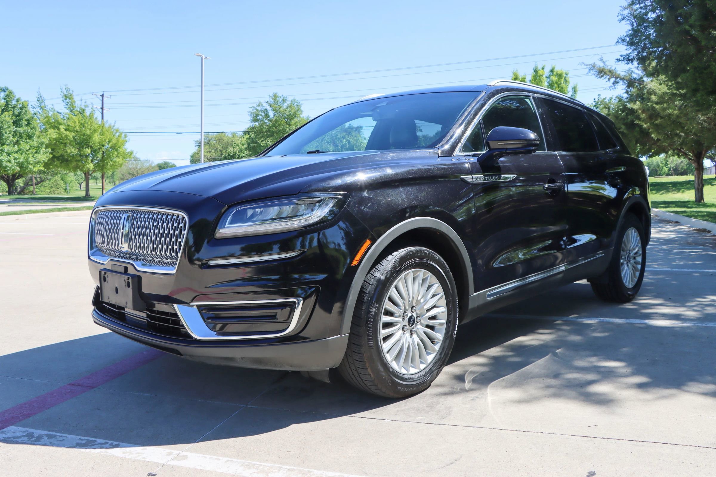 Used 2019 Lincoln Nautilus FWD image 3