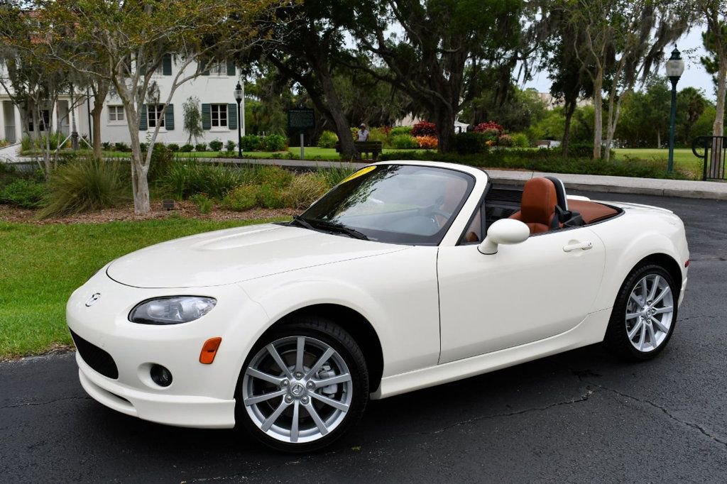 Used 2007 MAZDA MX-5 Miata Grand Touring w/ Premium Pkg image 18